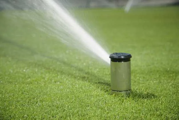 Toro Arroseur Rotatif T7-02